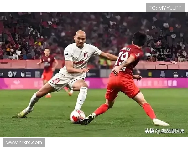 上海海港主场鏖战成都蓉城巅峰对决演绎中超激情时刻 上海海港主场鏖战成都蓉城巅峰对决演绎中超激情时刻