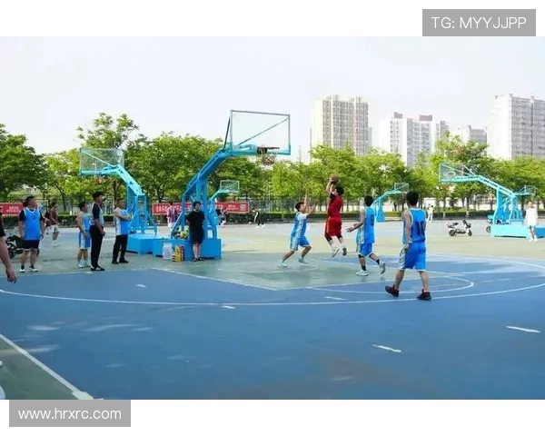 篮球赛场的激情碰撞与战术博弈如何塑造未来篮球运动的新格局